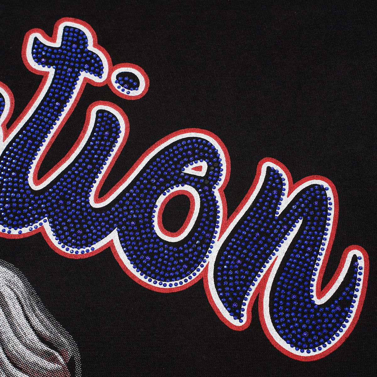 MIXED EMOTION Angel Graphic T-Shirt — detail